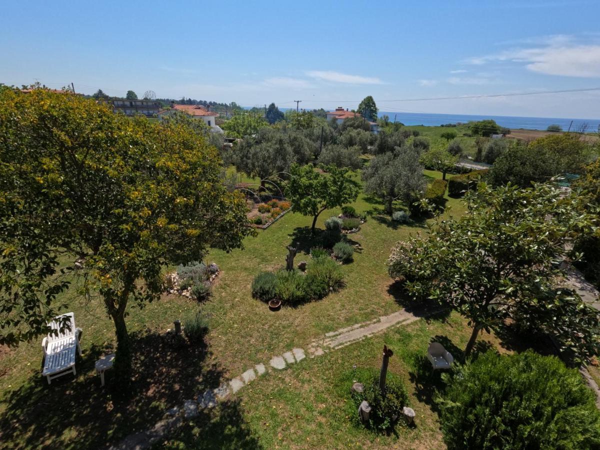 Pond And Pines, By Nice House By The Sea! Apartment Epanomi Exterior photo